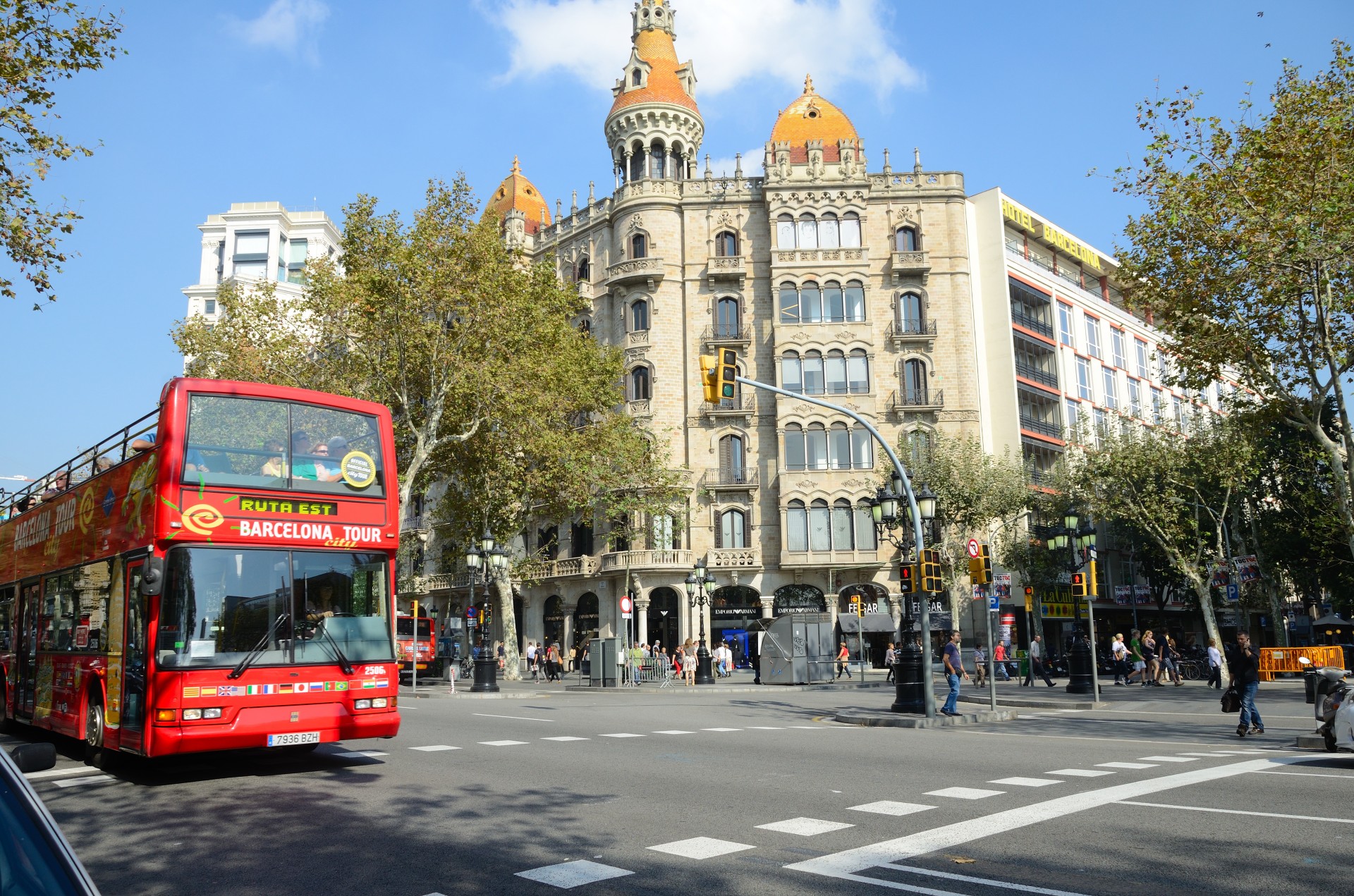 turist-bus-in-barcelona-1421690687ZZu
